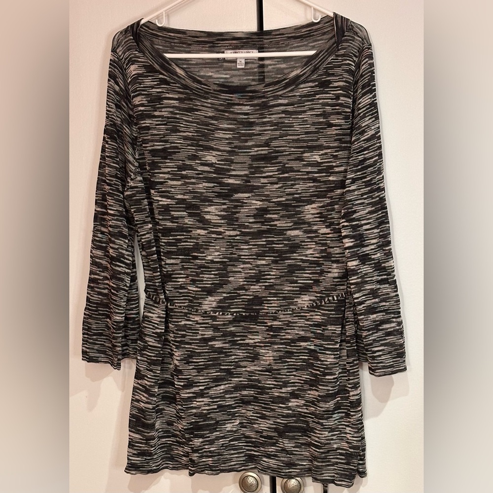 Jennifer Lopez Top with Tie String in the Middle. Size XL
